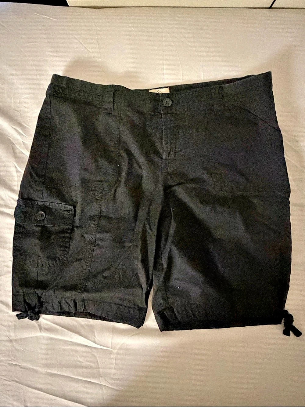 St. John's Bay Black Cargo Shorts Size 14P